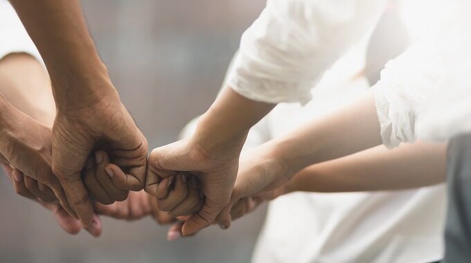 協力する人たち